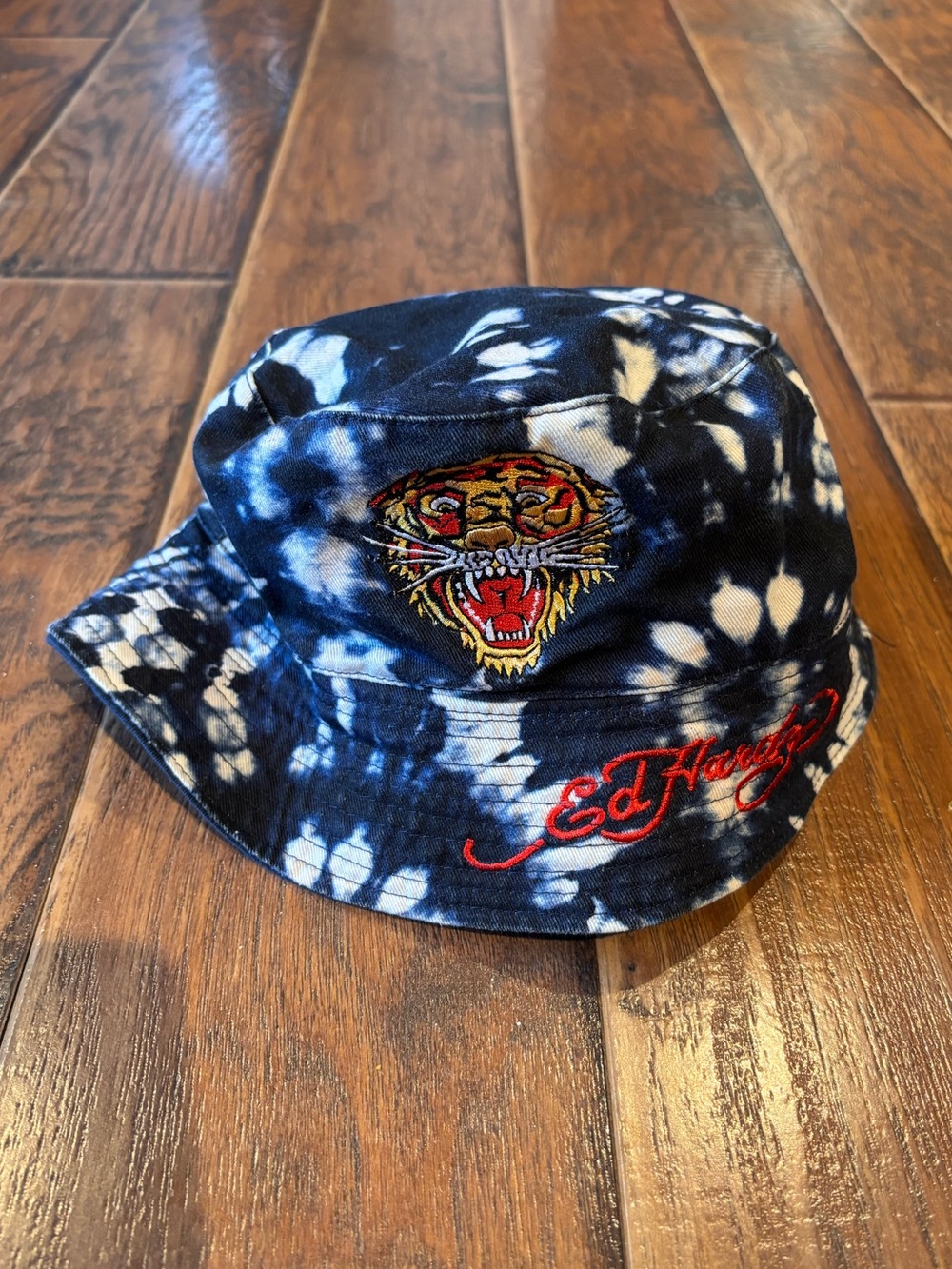 Y2K Ed-Hardy Embroidered Bucket Hat